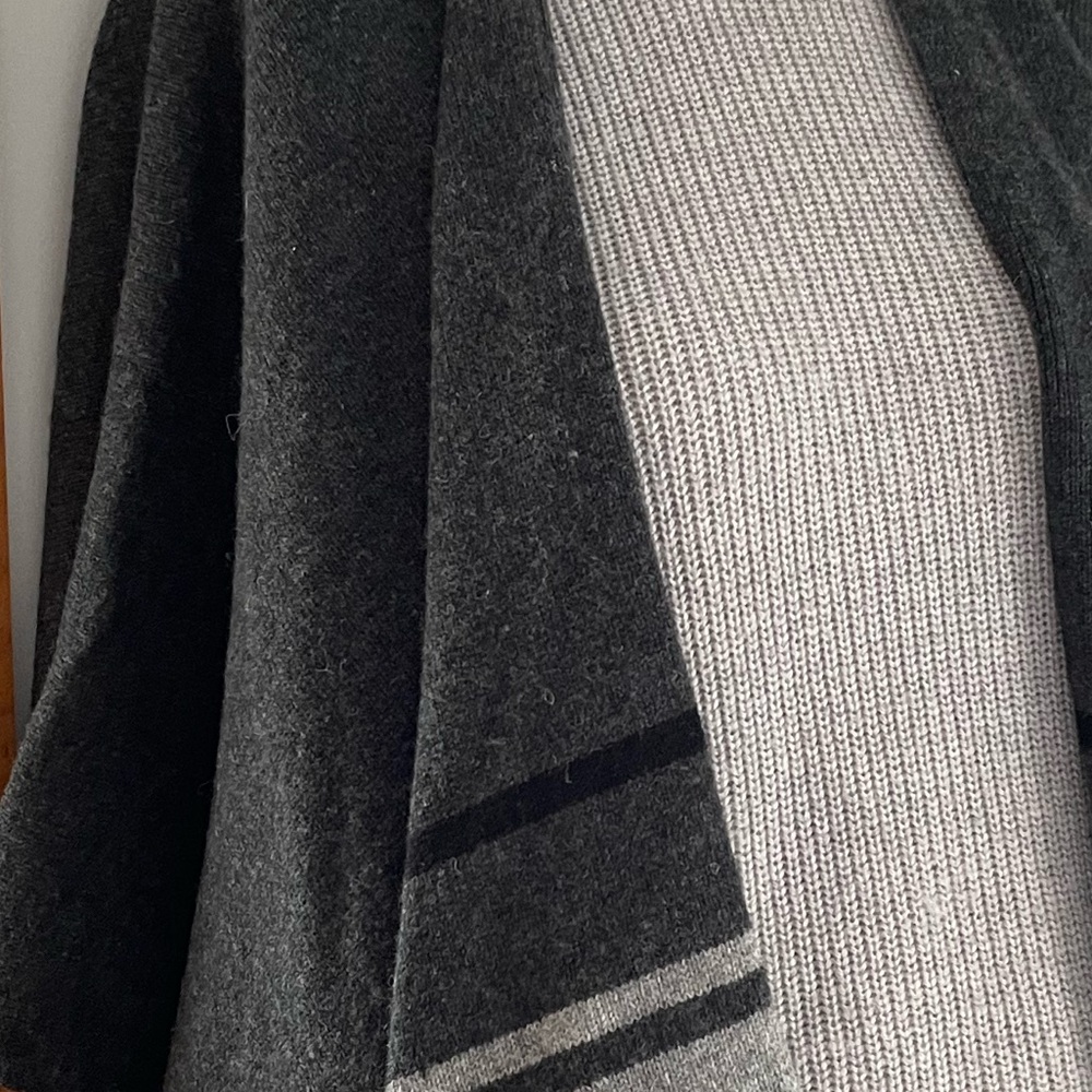 ❄️ Wool scarf shawl wrap cape jacket cardigan GAP fringe poncho scarf sweater - Picture 12 of 12